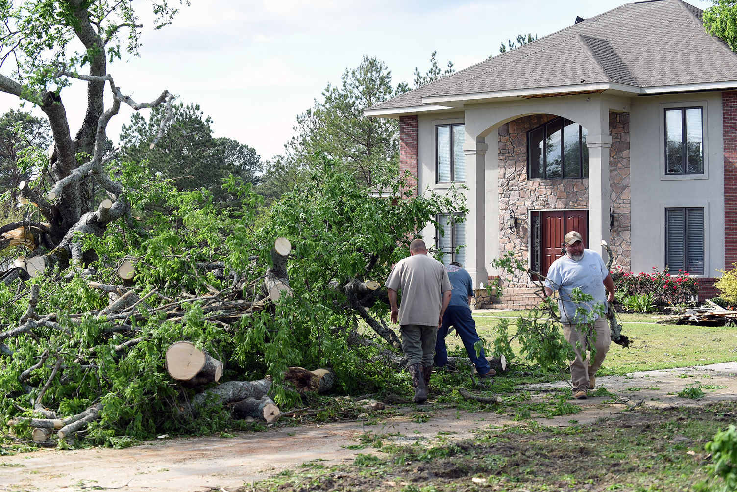 Tornado damages Eufaula